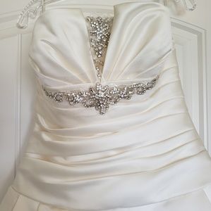 Pronovias "Uley" Wedding Gown